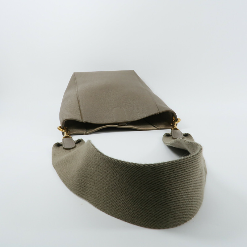 CELINE 牛皮皮革Sangle Bucket Small肩背袋-7