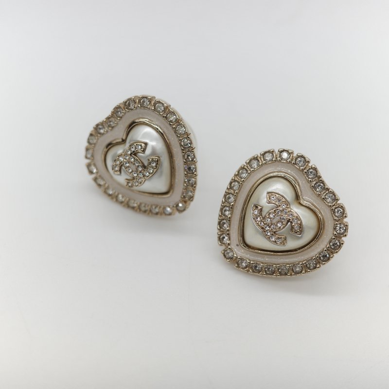 Chanel 香奈兒 白色珍珠 CC 水鑽 愛心💗 耳釘 耳環-1