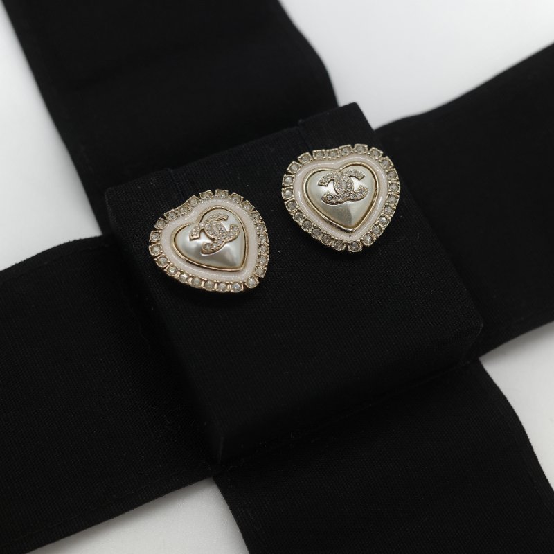 Chanel 香奈兒 白色珍珠 CC 水鑽 愛心💗 耳釘 耳環-5