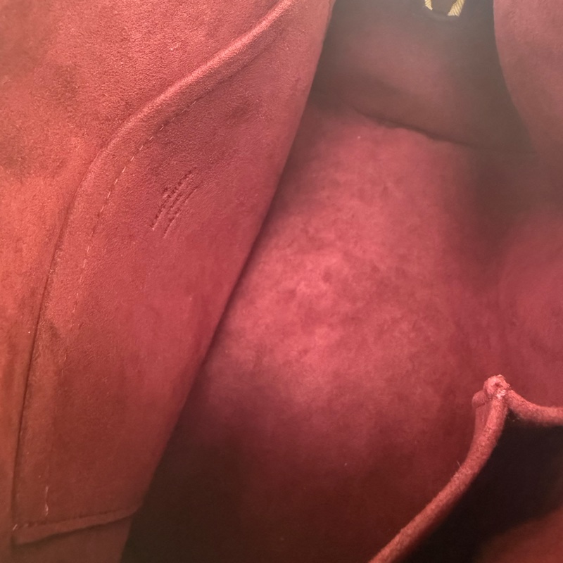 Louis Vuitton Priscilla Handbag-18