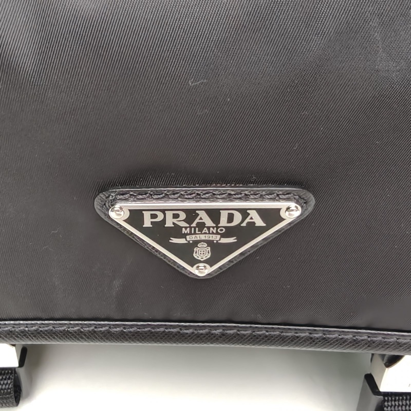 PRADA 黑色尼龍郵差包-4