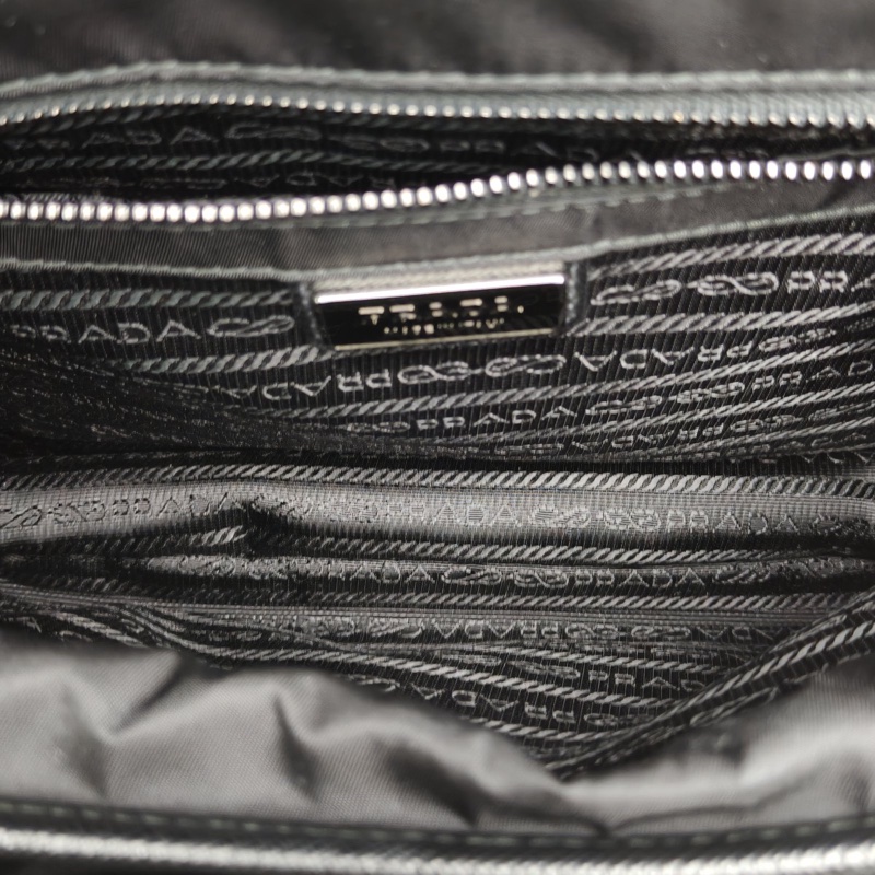 PRADA 黑色尼龍郵差包-5