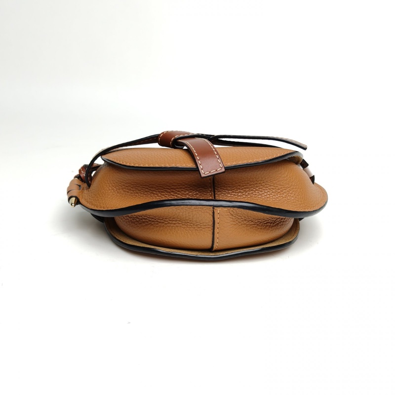 LOEWE Gate馬鞍斜跨包MINI棕色牛皮-3