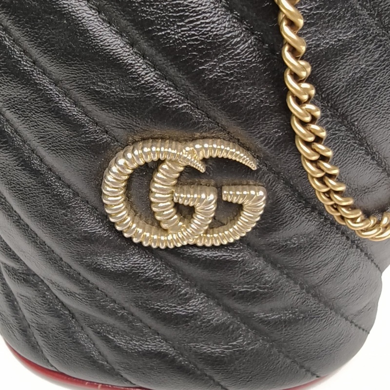 GUCCI GGMarmont抽繩水桶包Mini羊角扣黑色牛皮金扣-4