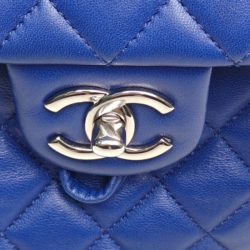 CHANEL 薩爾茨堡雙肩包大號藍色羊皮21開銀扣-4