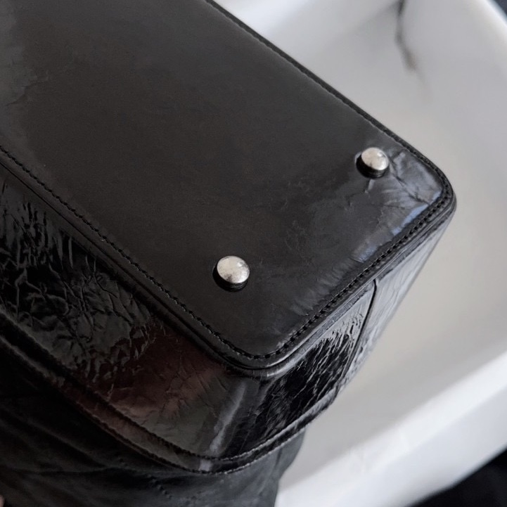 【近新閒置品】Chanel香奈兒 黑色銀扣牛皮黑銀流浪托特包tote-13