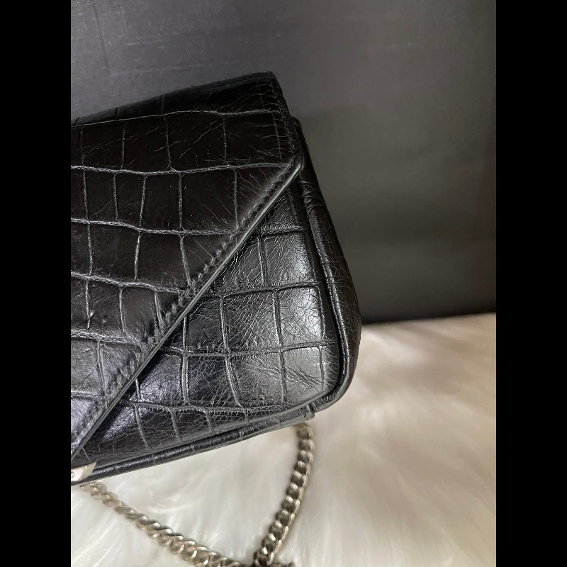 YSL Saint Laurent Paris 鱷魚壓紋皮革Baby Monogram 鏈帶包-13