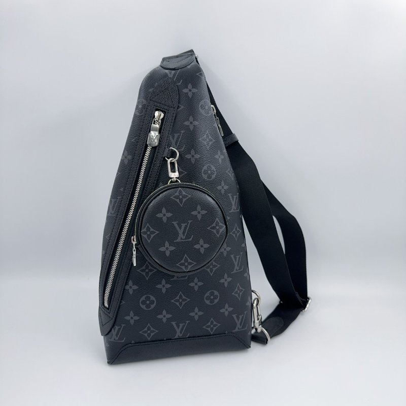 LV黑灰原花Duo銀釦胸口包M30936-0