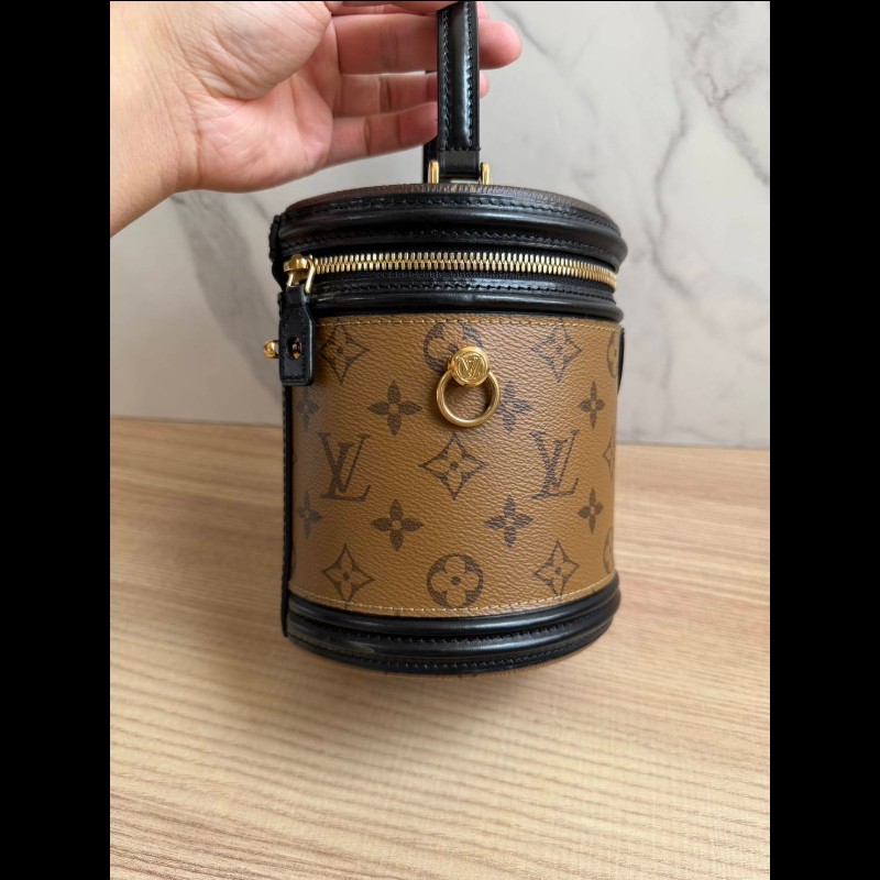 LV 路易家 Cannes 老花發財桶-11