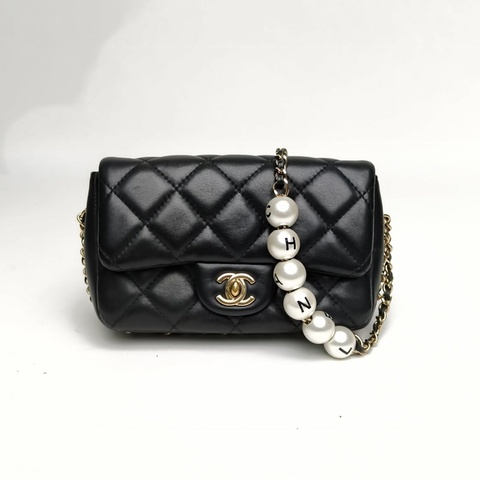 CHANEL 2020春夏字母珍珠鏈條包黑色羊皮29開金扣