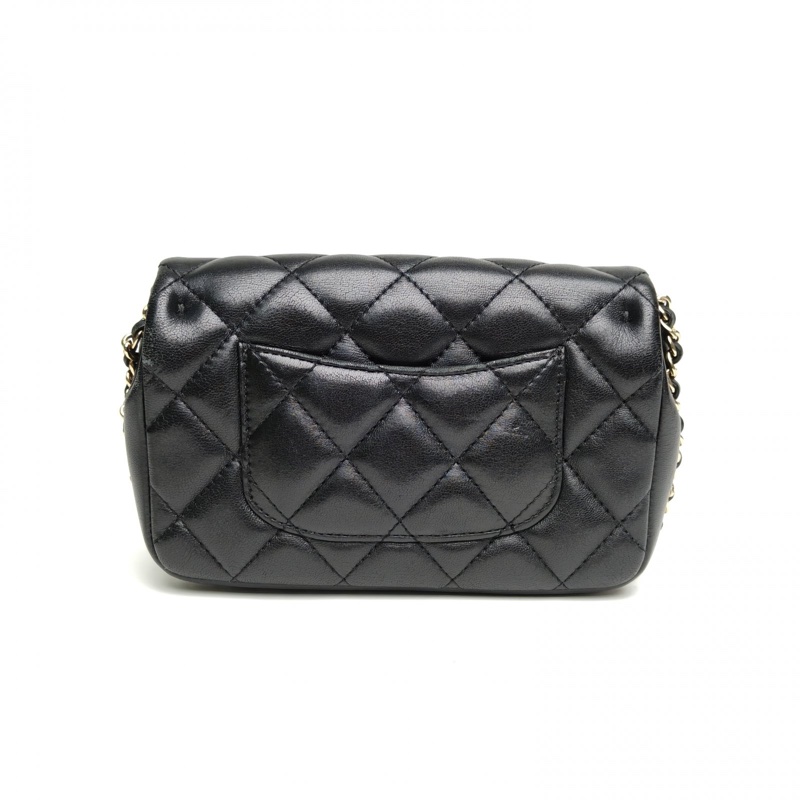 CHANEL 2020春夏字母珍珠鏈條包黑色羊皮29開金扣-2