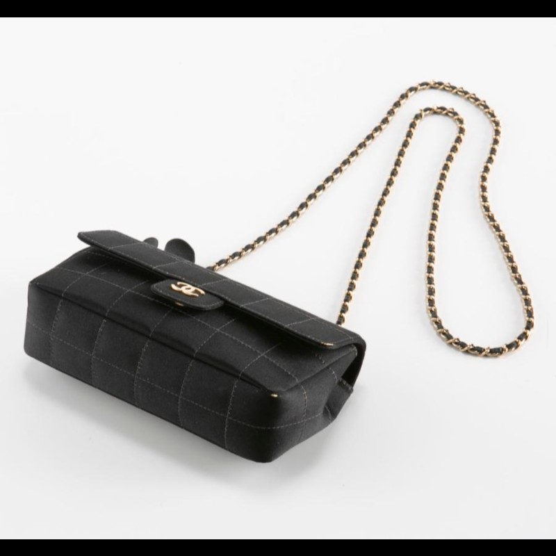 Chanel Vintage山茶花黑色緞面冰格CF-4