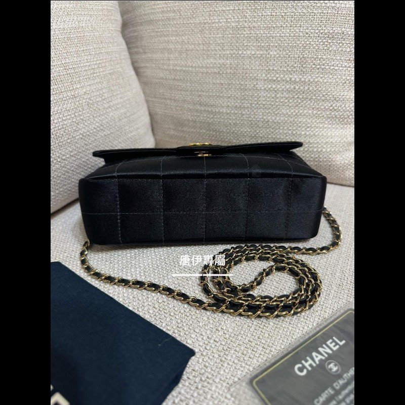 Chanel Vintage山茶花黑色緞面冰格CF-13