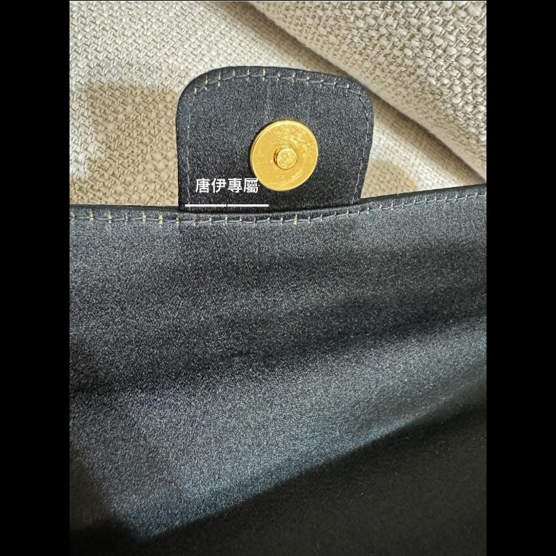 Chanel Vintage山茶花黑色緞面冰格CF-15