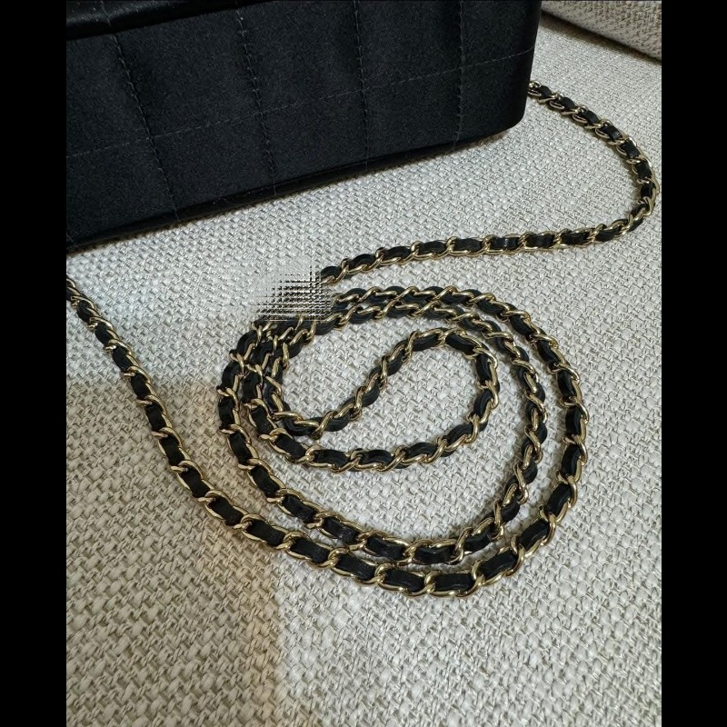 Chanel Vintage山茶花黑色緞面冰格CF-17