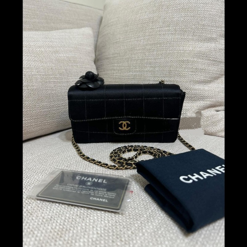 Chanel Vintage山茶花黑色緞面冰格CF-20