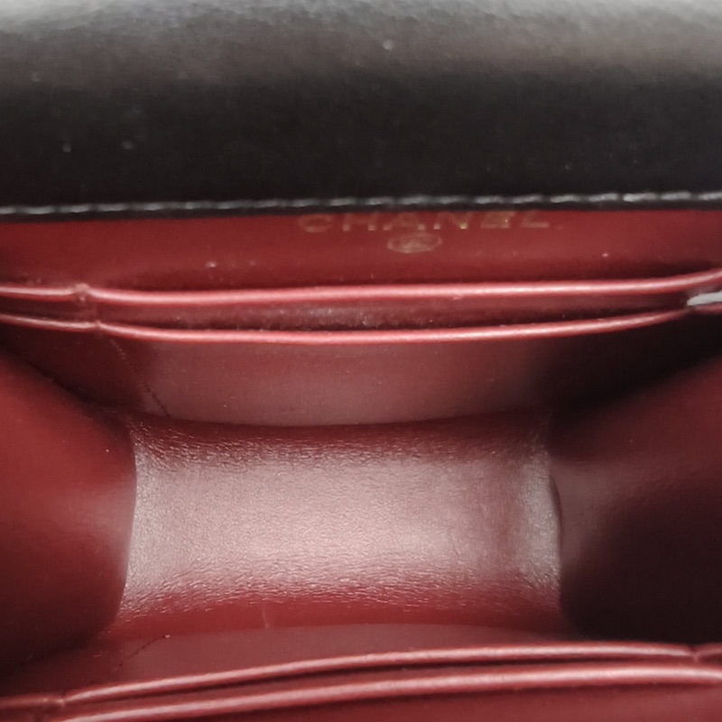CHANEL 21A翻蓋手機包黑色牛皮31開金扣雙金珠皮穿鏈-5