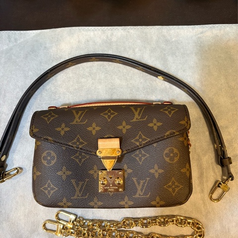 LV 九成新小郵差包