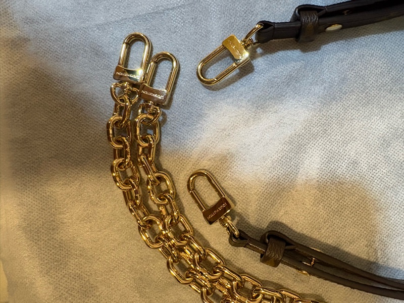 LV 九成新小郵差包-5