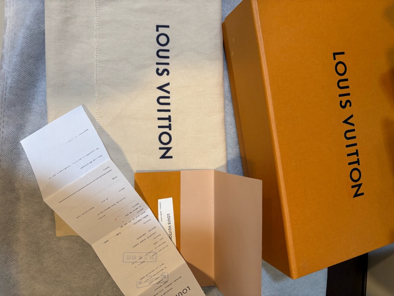 LV 九成新小郵差包-8