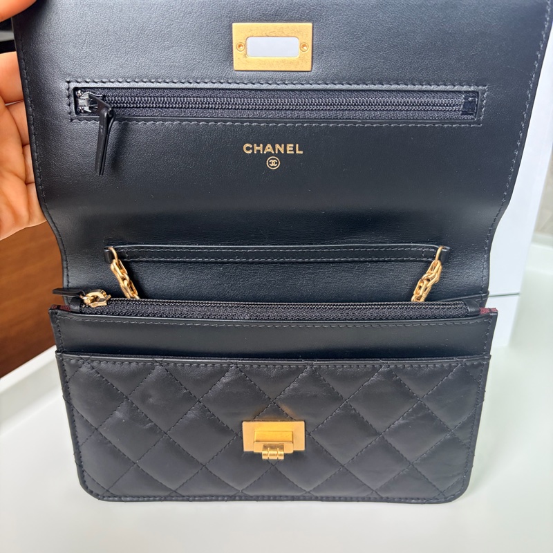 香奈兒Chanel 2.55 經典款黑金WOC(黑色、金釦)晶片款-11