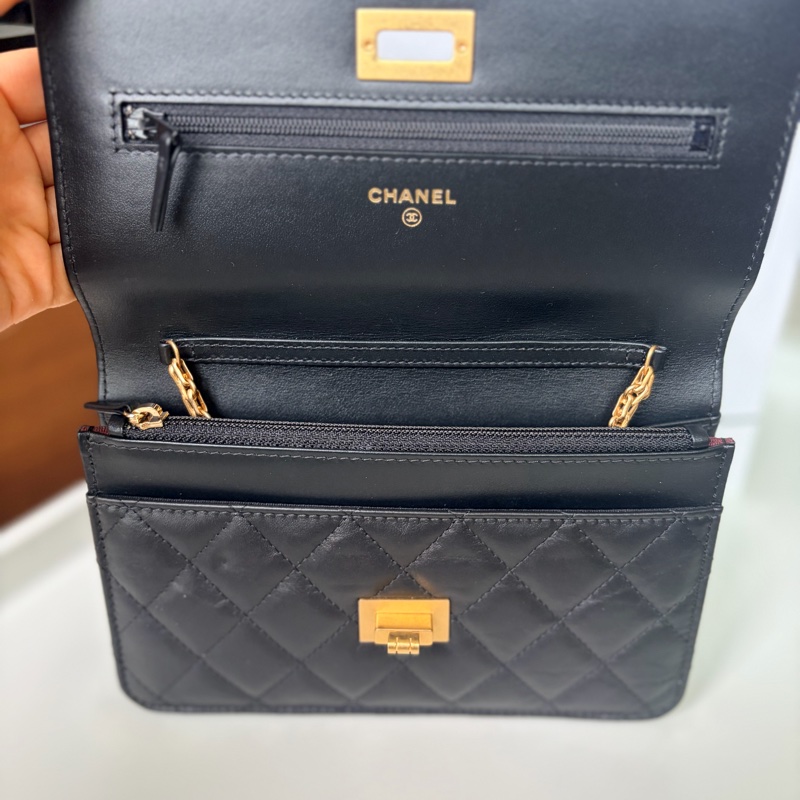 香奈兒Chanel 2.55 經典款黑金WOC(黑色、金釦)晶片款-12