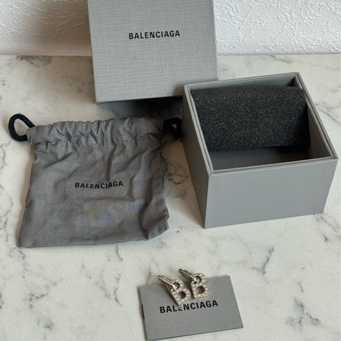 Balenciaga 銀色B小鑽耳環 ❤️‍🔥❤️‍🔥