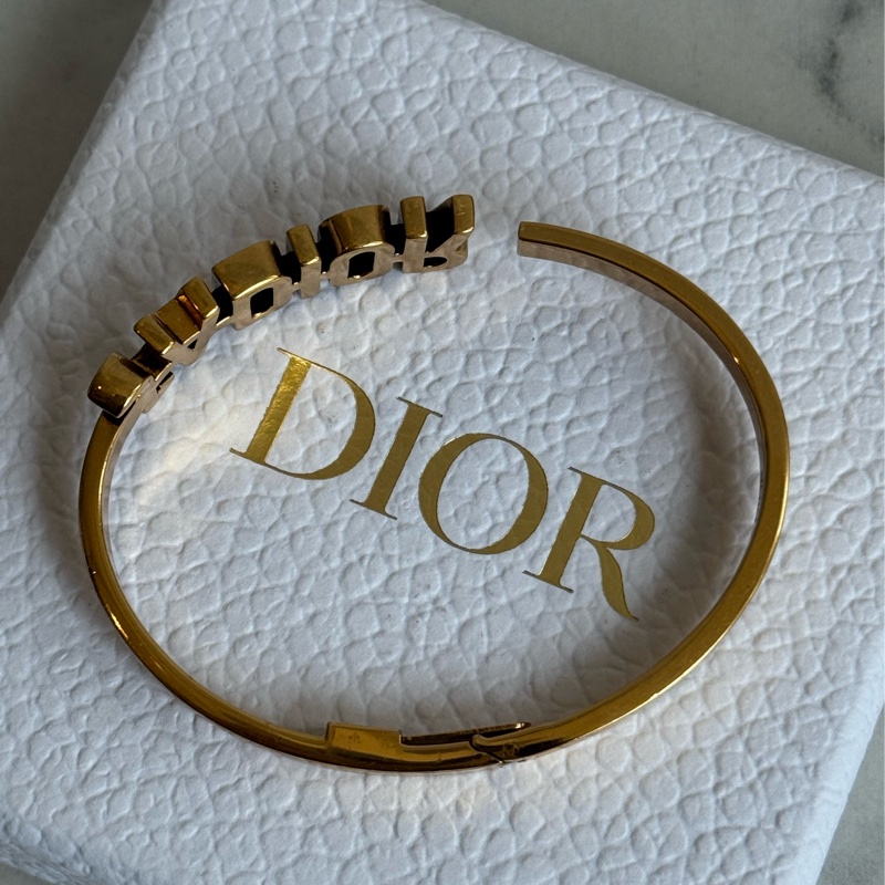Dior復古金字母手環🫶-2