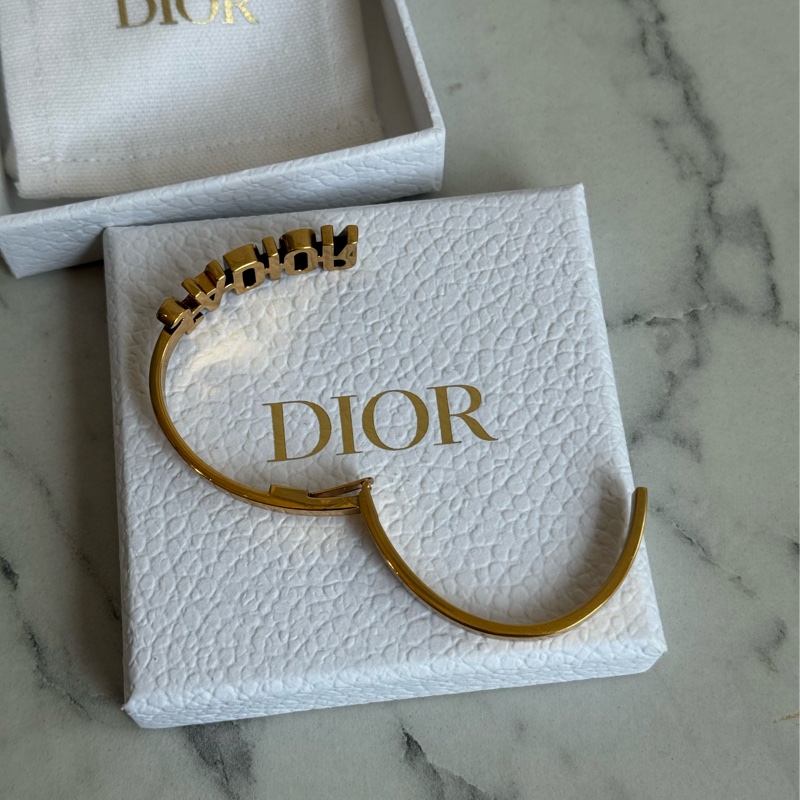 Dior復古金字母手環🫶-7