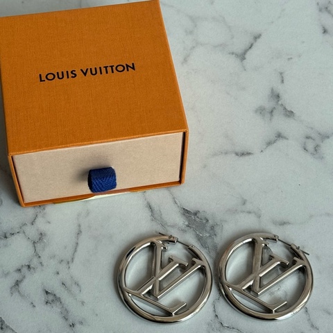 LV M80136銀色大logo耳環