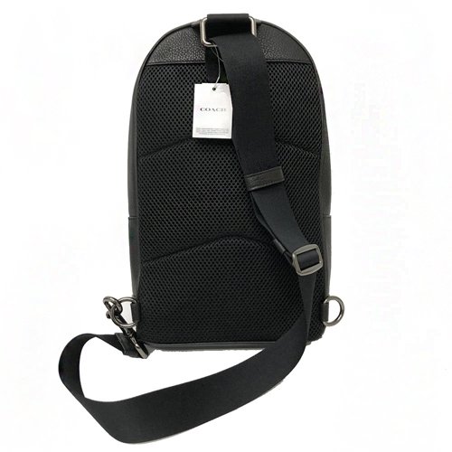 【COACH】素面牛皮前拉鍊男款單肩胸前斜背包(黑)-2