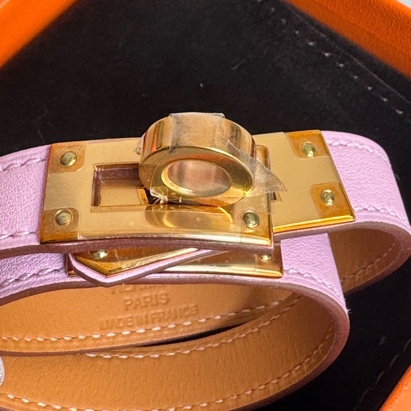 Hermes櫻花粉皮革金釦kelly手環-2