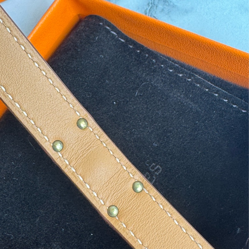 Hermes櫻花粉皮革金釦kelly手環-7