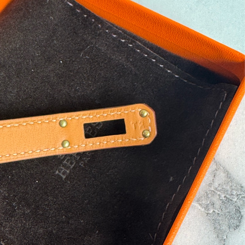 Hermes櫻花粉皮革金釦kelly手環-8