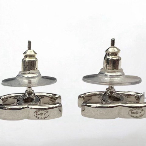 Y2017-CHANEL 銀色雙C LOGO耳針式耳環-5