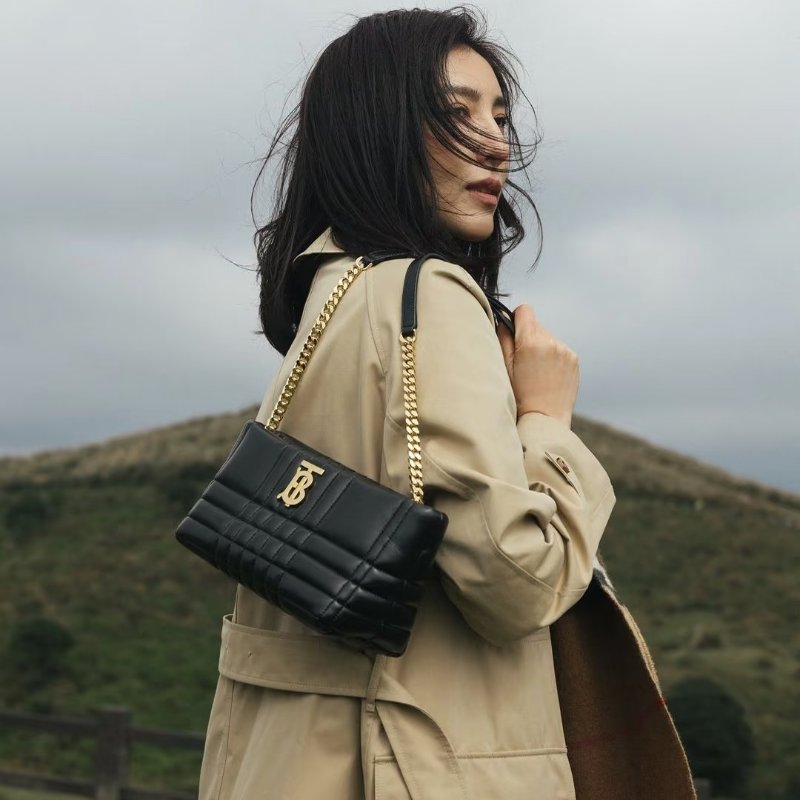 Burberry 鏈條包 黑色金扣斜背包23*13 98新配件塵袋-0