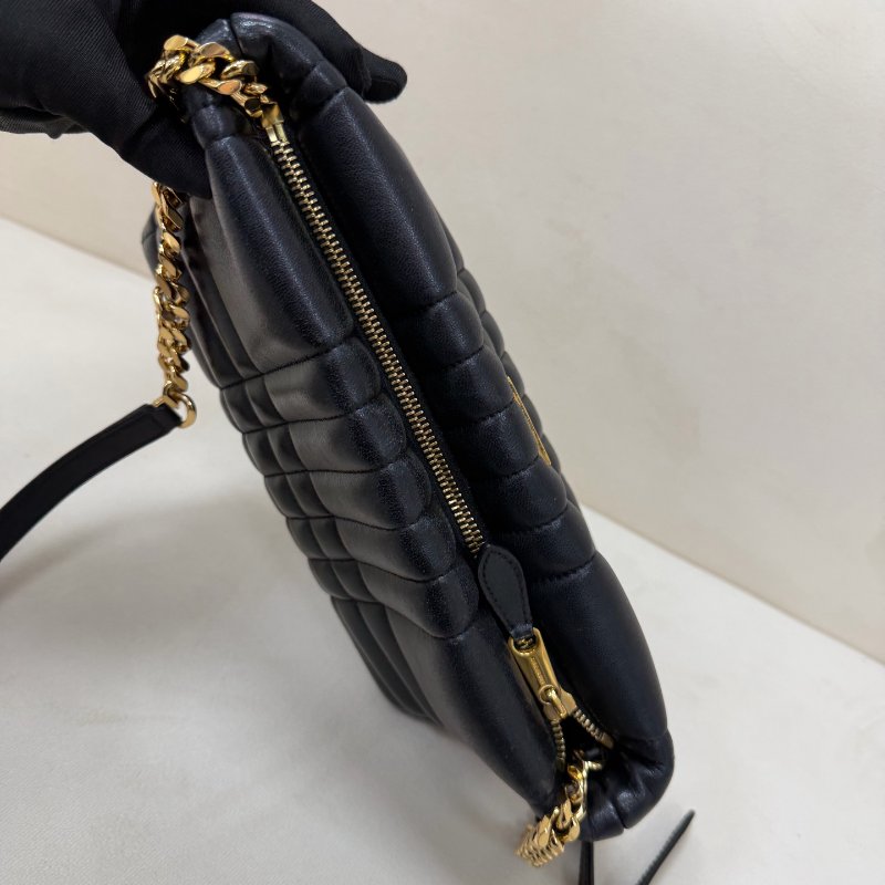 Burberry 鏈條包 黑色金扣斜背包23*13 98新配件塵袋-4