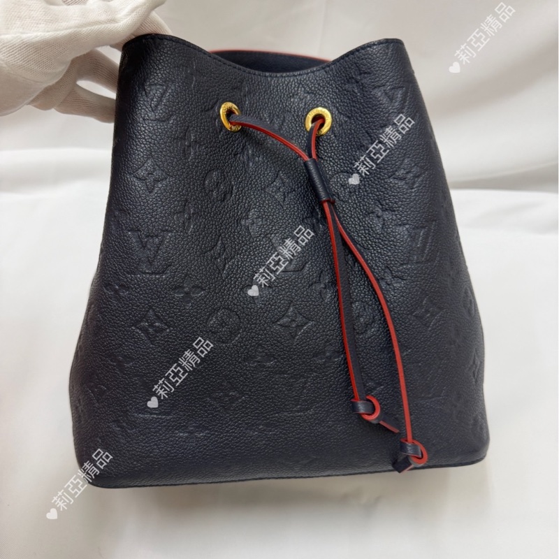 莉亞精品♡ Lv M45306 藍壓紋水桶 二手-1