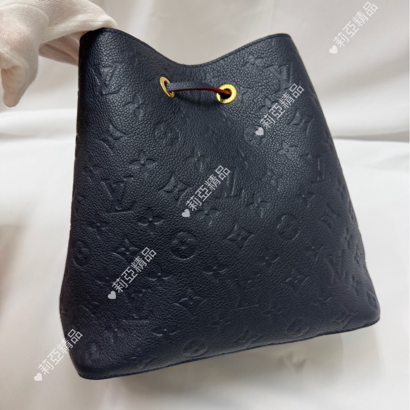 莉亞精品♡ Lv M45306 藍壓紋水桶 二手-2