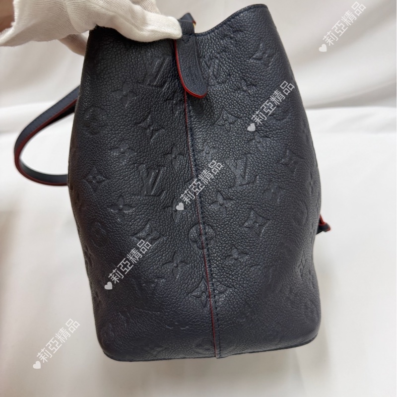 莉亞精品♡ Lv M45306 藍壓紋水桶 二手-4