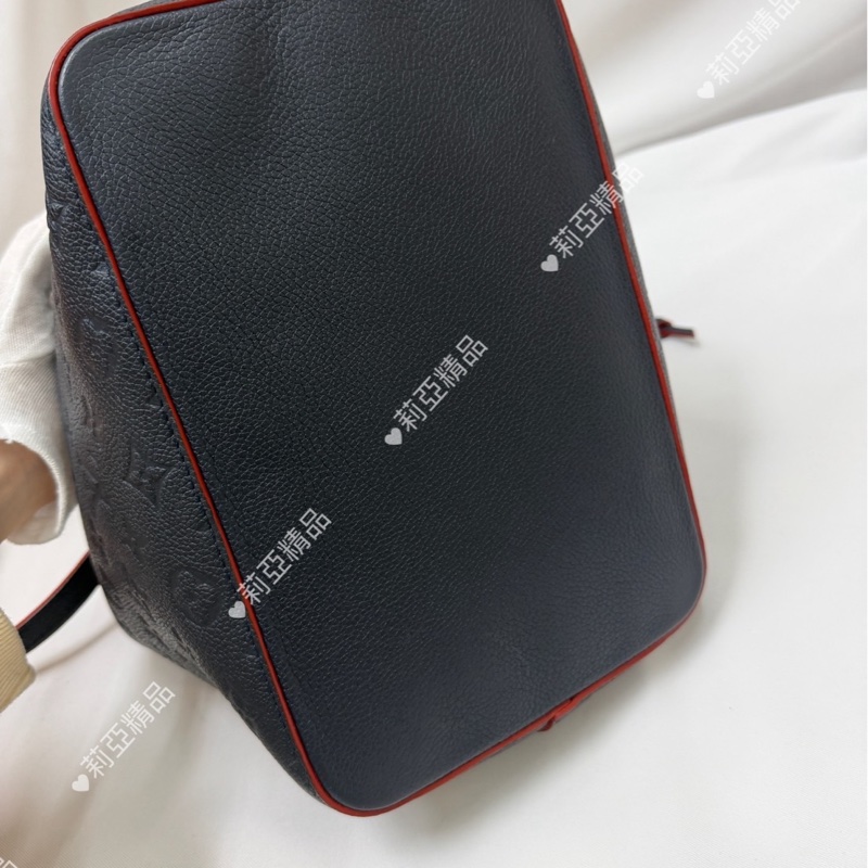 莉亞精品♡ Lv M45306 藍壓紋水桶 二手-5