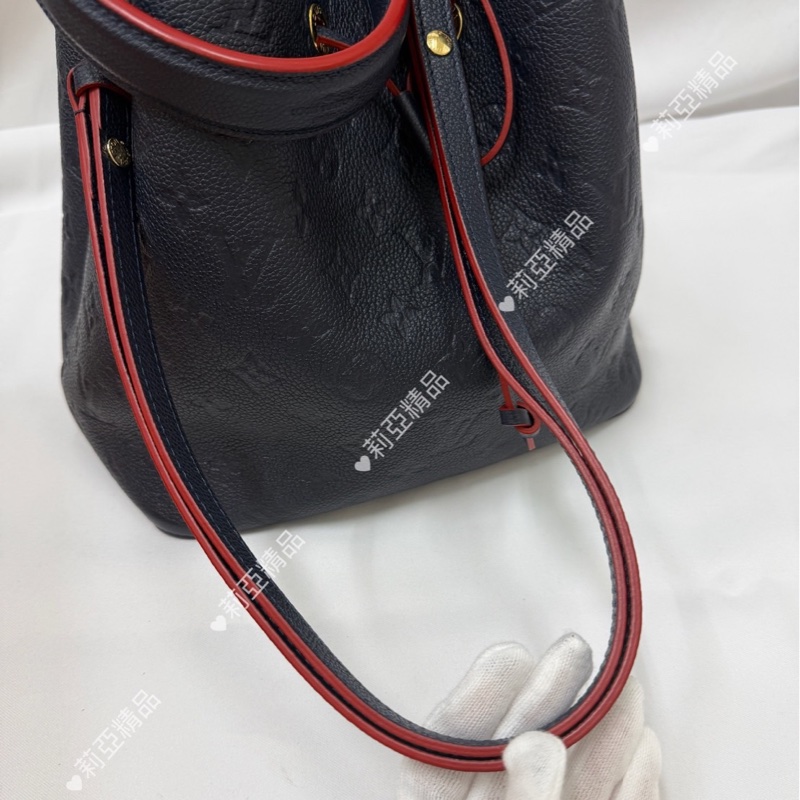 莉亞精品♡ Lv M45306 藍壓紋水桶 二手-12