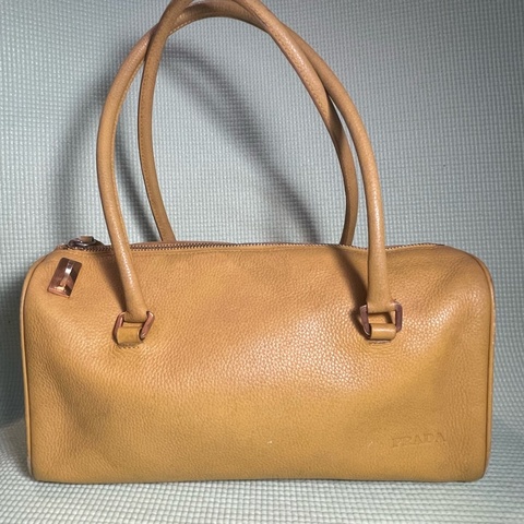 正品PRADA Saffiano Leather Bauletto 黃色包