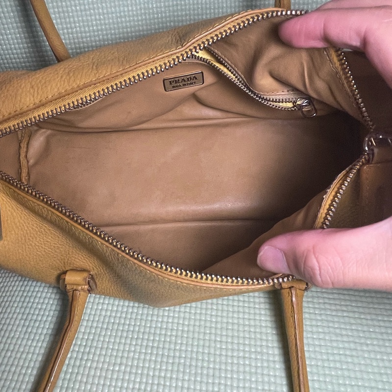 正品PRADA Saffiano Leather Bauletto 黃色包-4