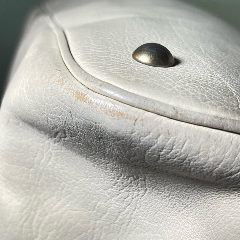 正品YSL Yves Saint Laurent 的經典Muse-4