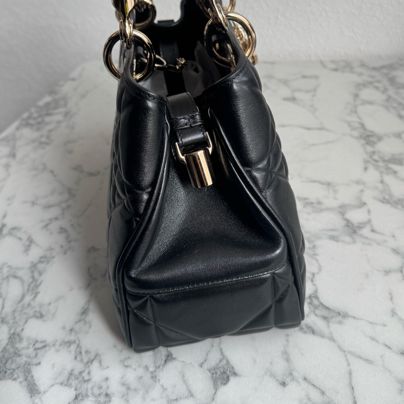 Dior黑色藤格紋淡金手提兩用包-4