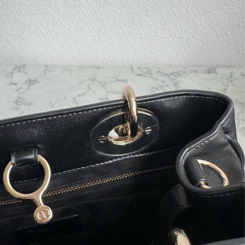 Dior黑色藤格紋淡金手提兩用包-39