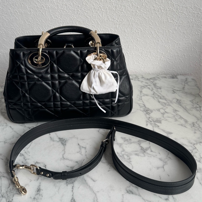 Dior黑色藤格紋淡金手提兩用包-52