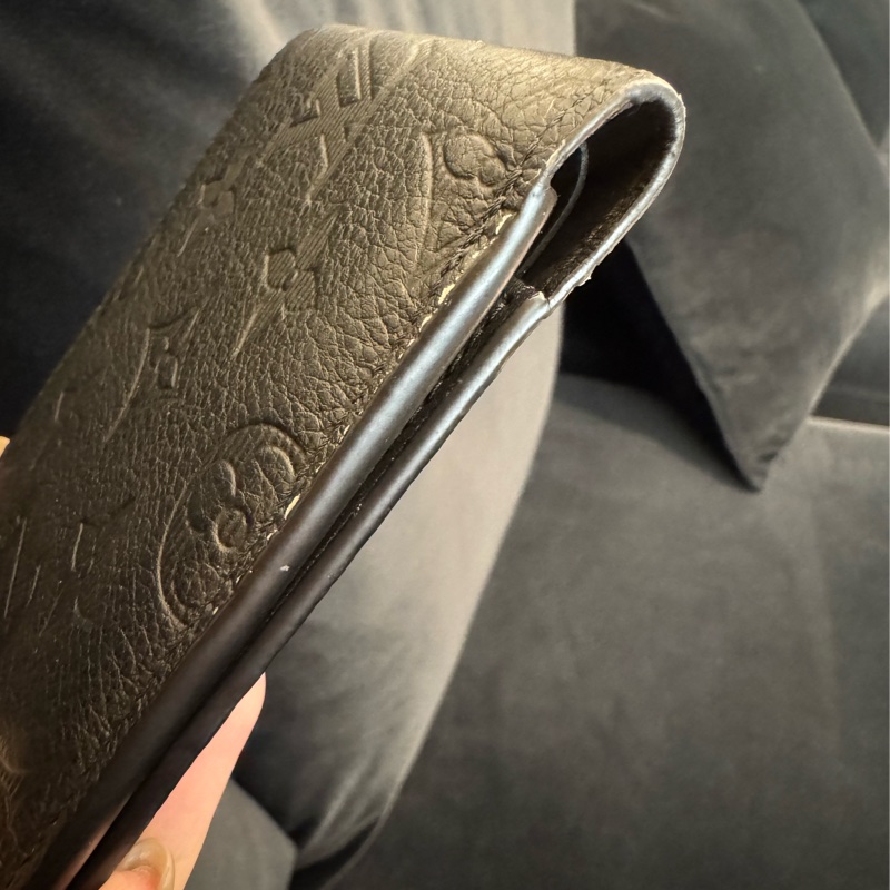 LV M62901黑壓紋對開短夾-27