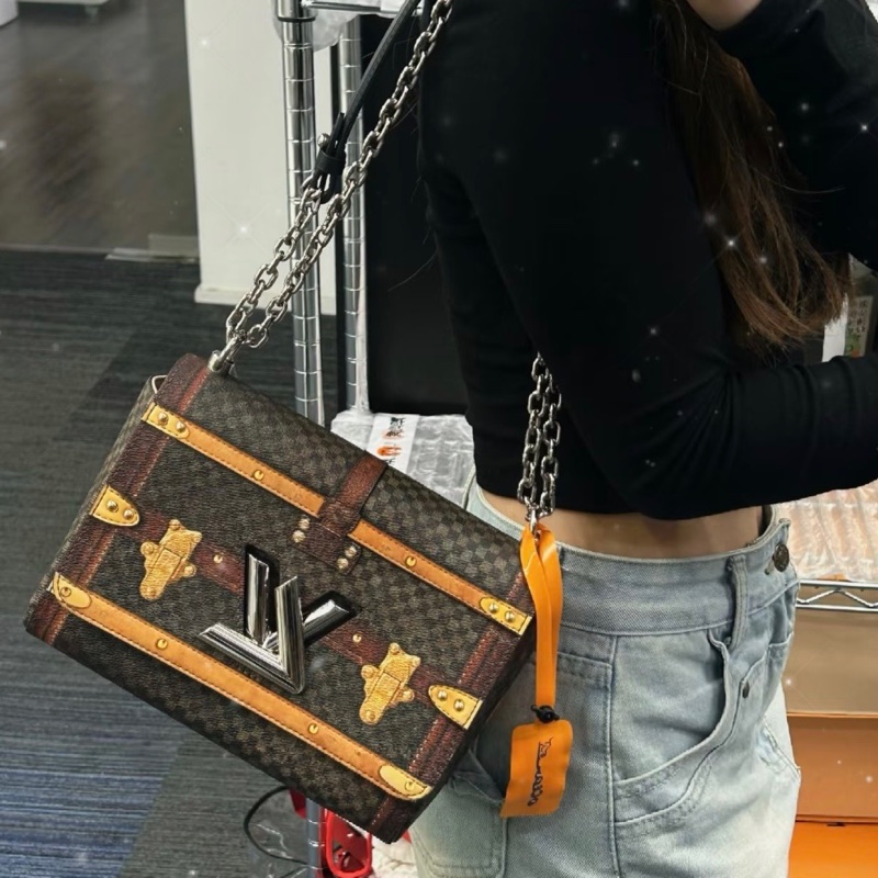 LOUIS VUITTON路易威登 中號扭扭帶全新鏡子金屬徽標搭配硬箱圖案單肩斜挎手提包-0